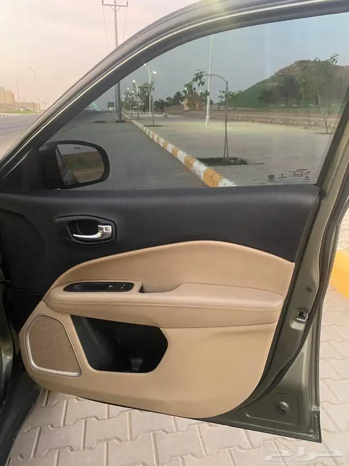 للبيع شروكي كومباس 11