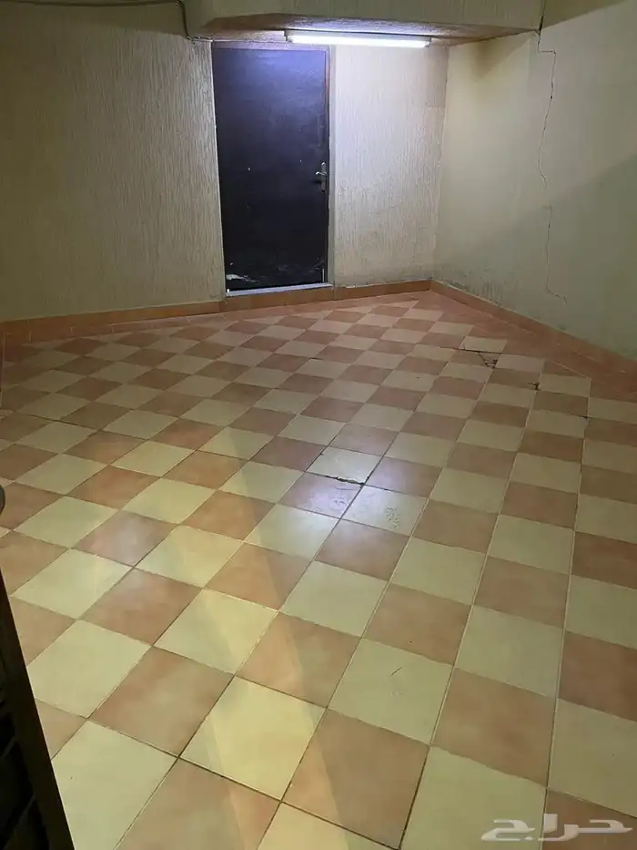 للبيع شقة بحي الريان مدخل خاص 3