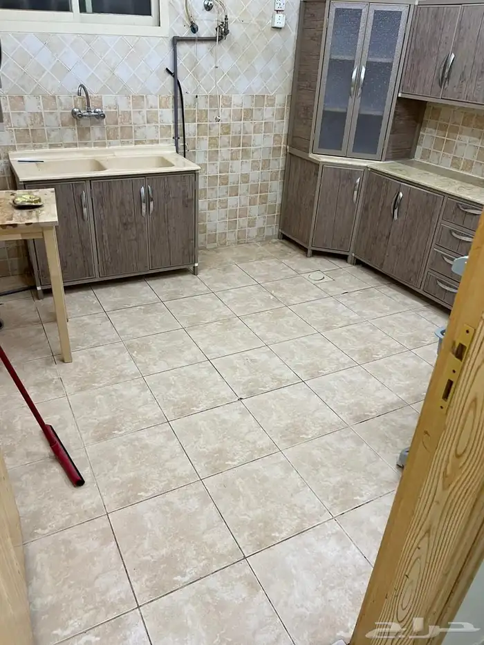 للبيع شقة بحي الريان مدخل خاص 8