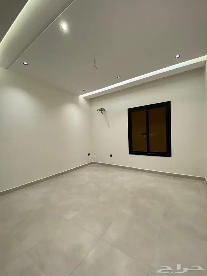 شقة جديدة للايجار بحي المروة مكونة من 5 غرف كود 158 3