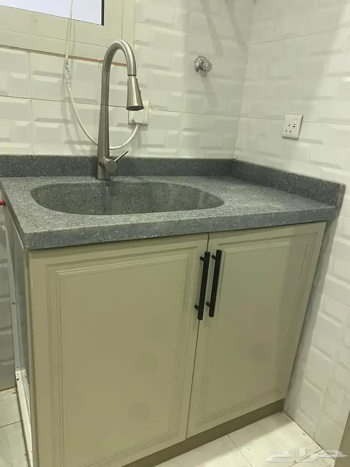 للبيع دولاب تفصيل جديد لم يستخدم 2