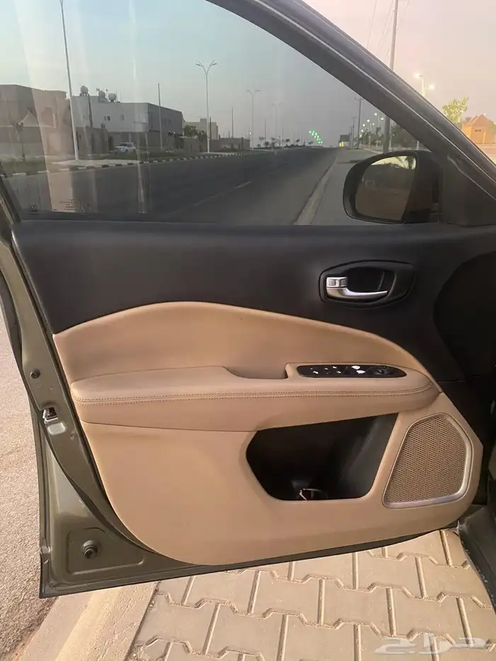 للبيع شروكي كومباس 10