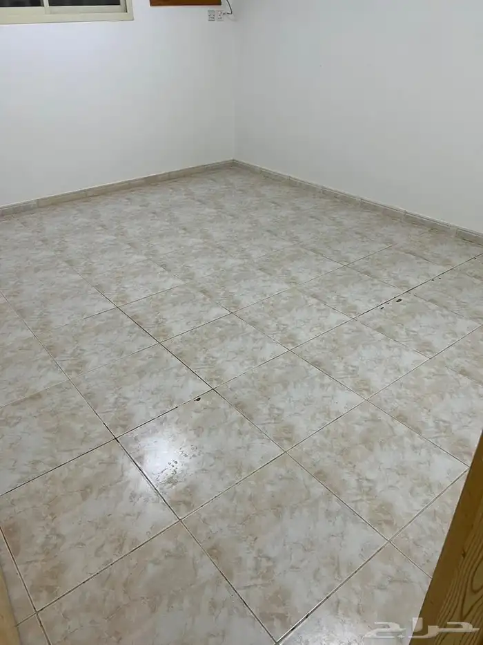 للبيع شقة بحي الريان مدخل خاص 1