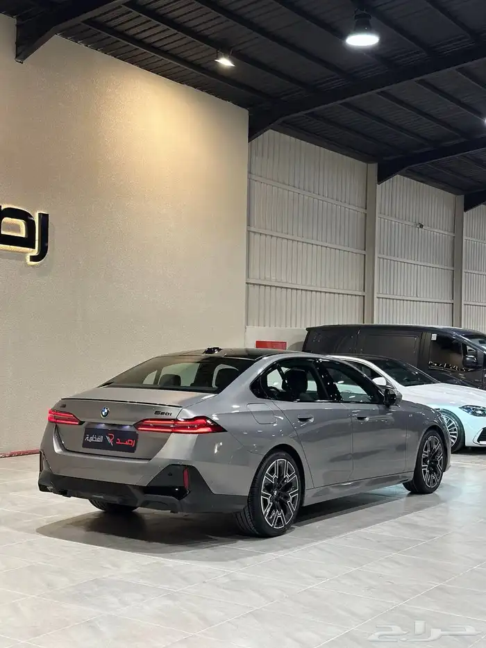 بي ام دبليو 520i 2025 kit M بلاك ادشن . رصد الفخامة 10