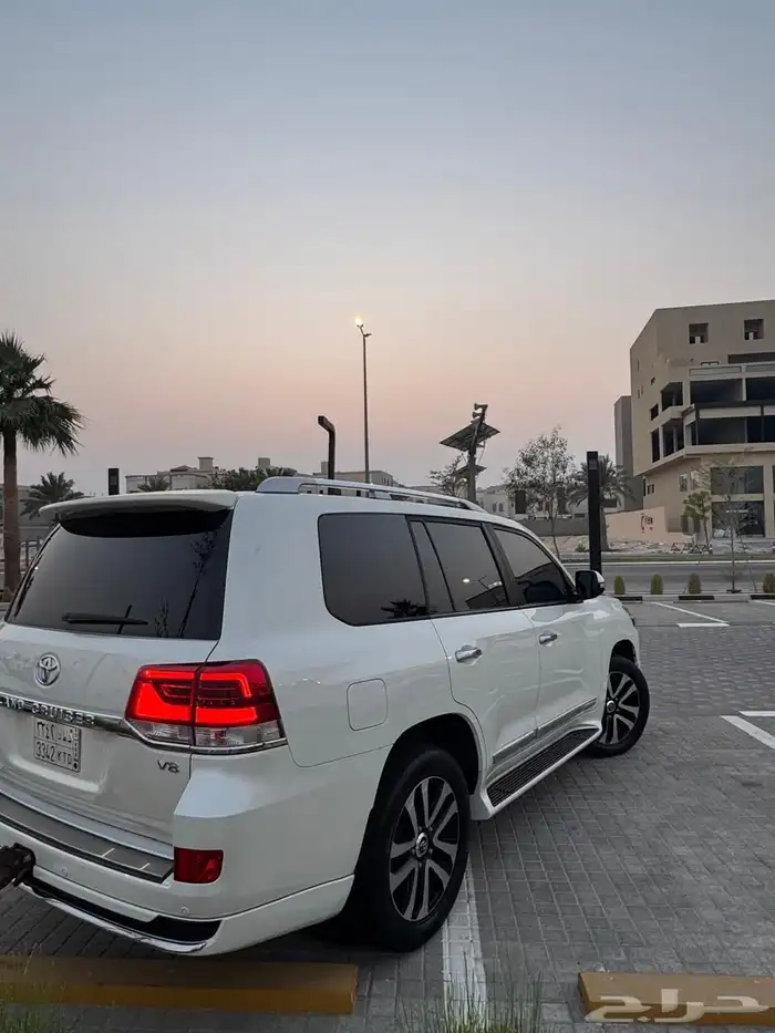 للبيع لاند كروزر 2019 قراند تورنق 4