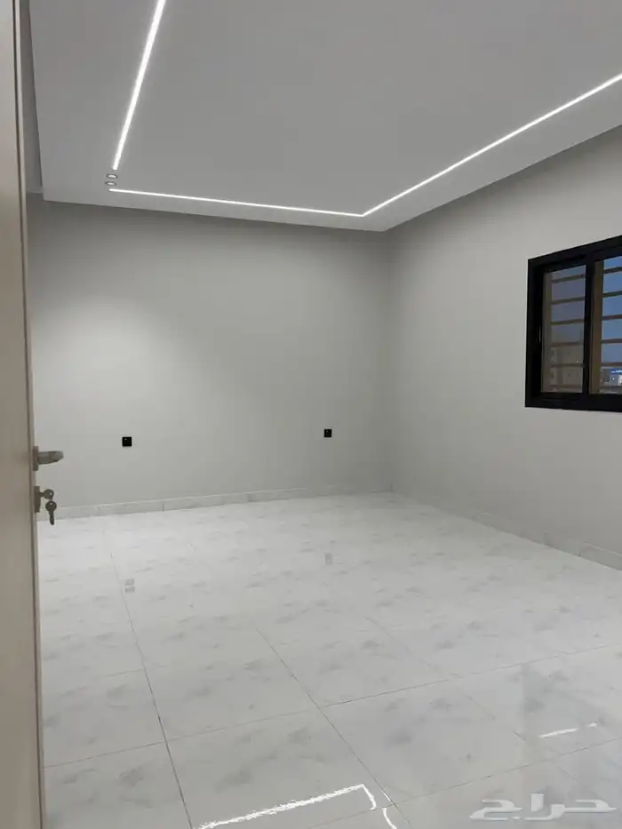 للبيع ادوار بمخطط 9 مساحة 260 متر 9