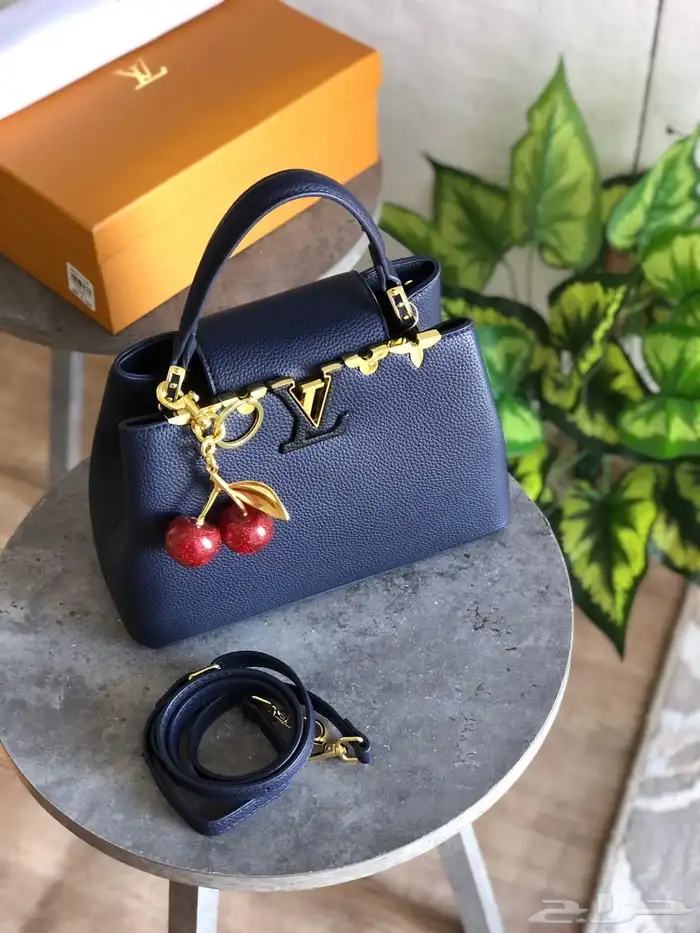 شنط درجه أولى وسكارف رجالي تنفع هداياأهدومن تحبون السعر170 15