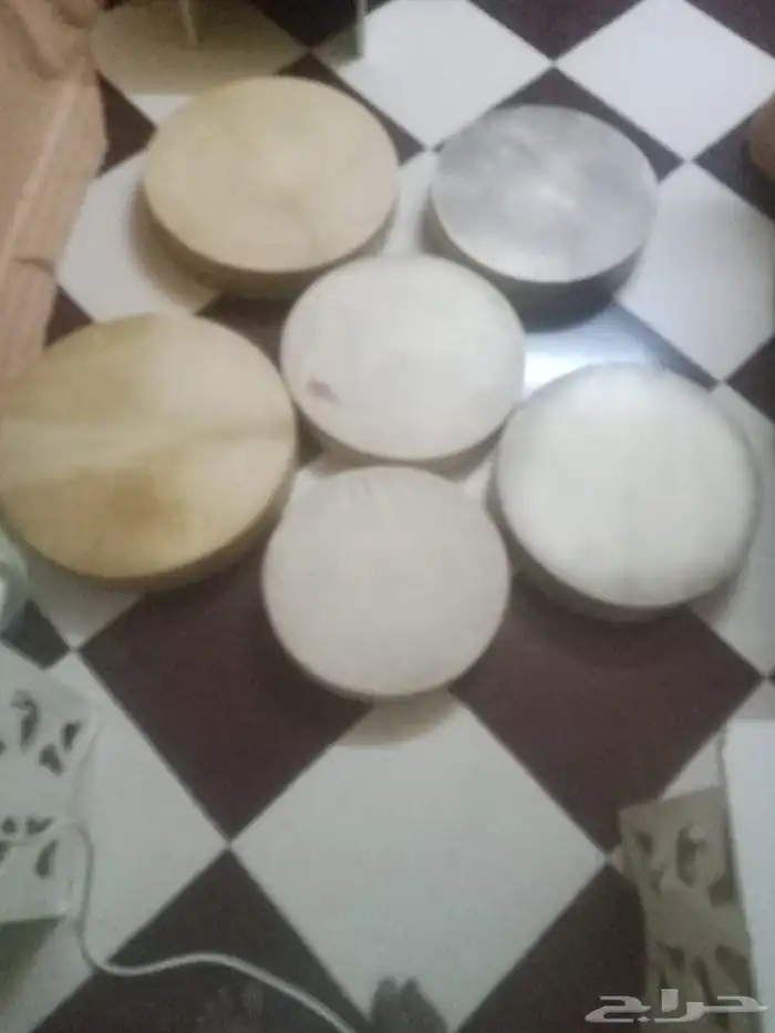 للبيع 6 طيران و2 أزيار و2 سخانات 1