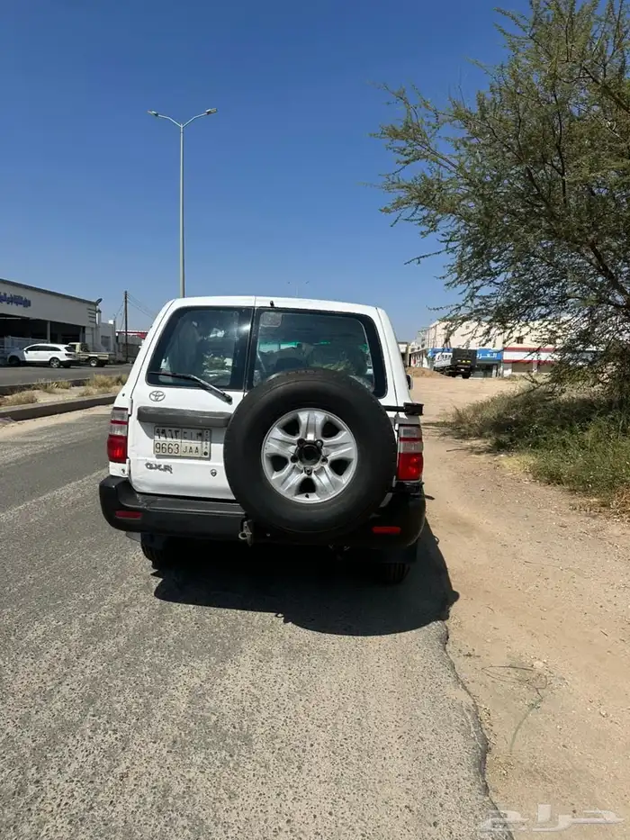 جيب لاندكروزر 99 نظيف الموقع ابها 12