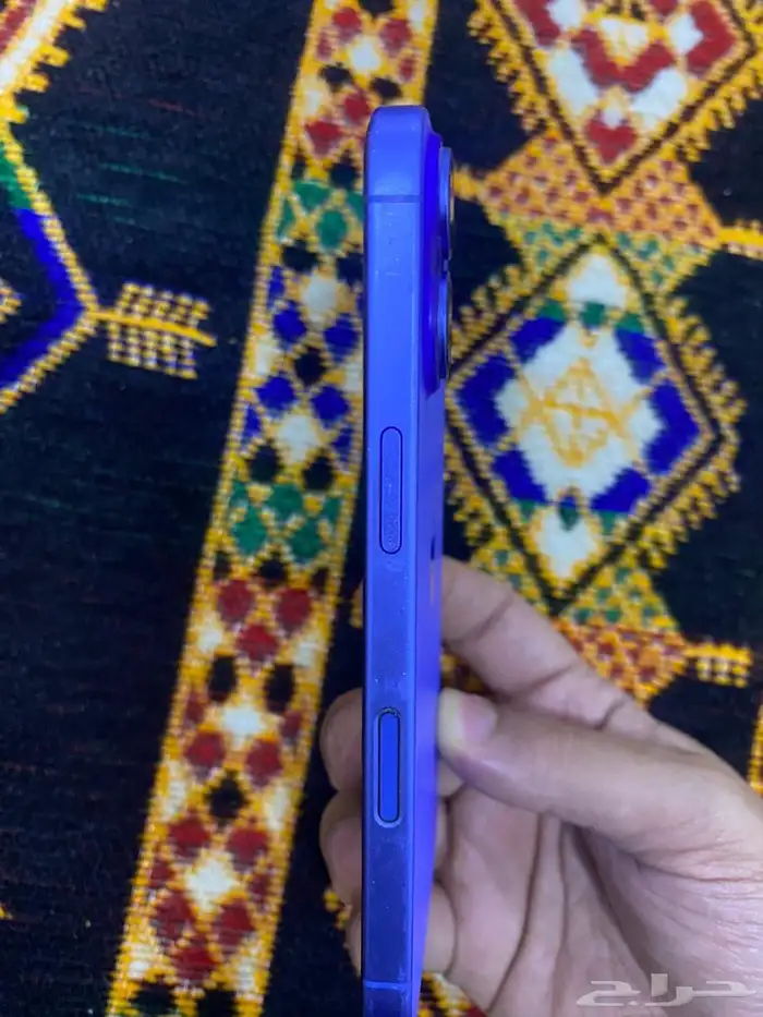 ايفون 16 ازرق 4