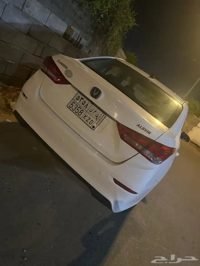 السياره نضيفه مافيه ولا صدمه ماشيه 100 الف مطلوب 20500 0