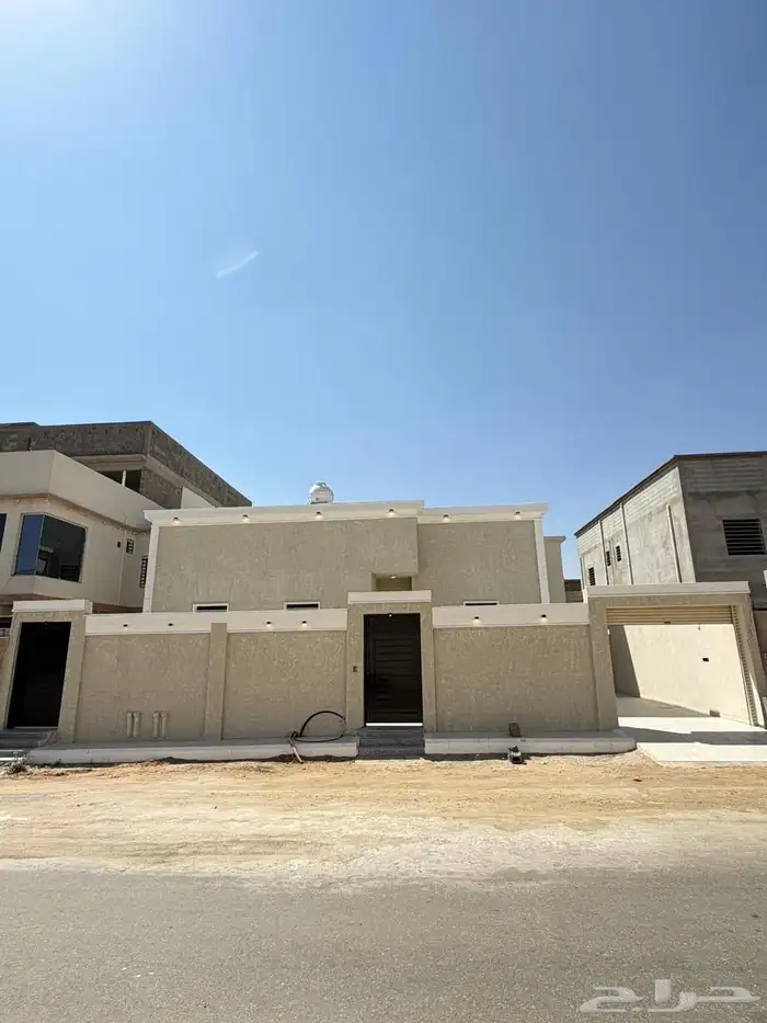 للبيع دور مستقل على ارض كامله شمال الخميس 4
