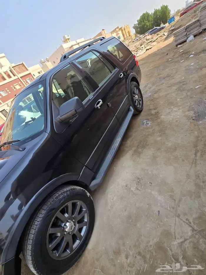 فور اكسبديشن ممشى 296 الموديل 2012 القير والمكينه ممتازه 2