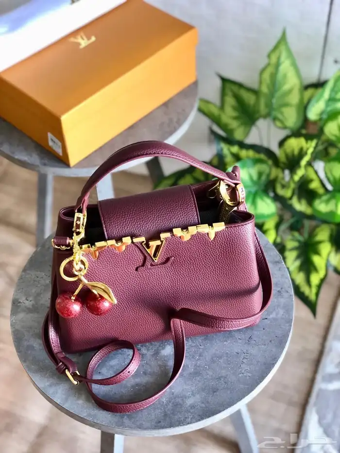 شنط درجه أولى وسكارف رجالي تنفع هداياأهدومن تحبون السعر170 23