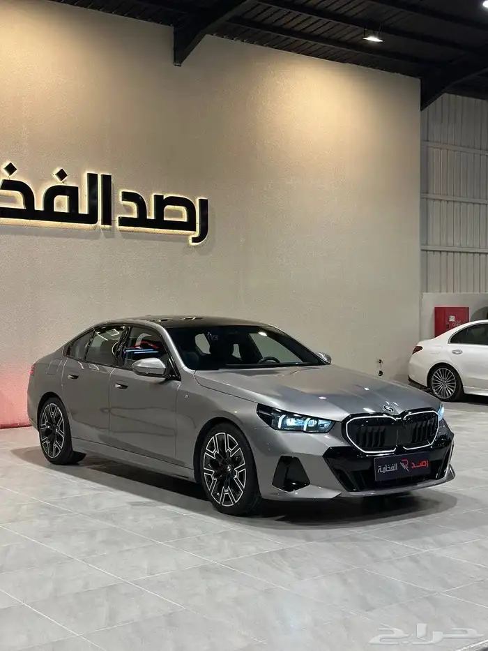 بي ام دبليو 520i 2025 kit M بلاك ادشن . رصد الفخامة 6