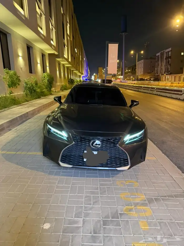 لكزس IS300 موديل 2024 0