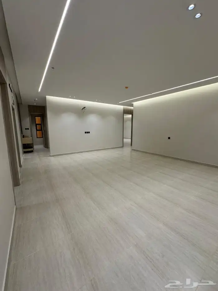 أدوار تمليك فاخرة جدا  في حي الحلقة الغربية( القيم) ب750 ألف 0