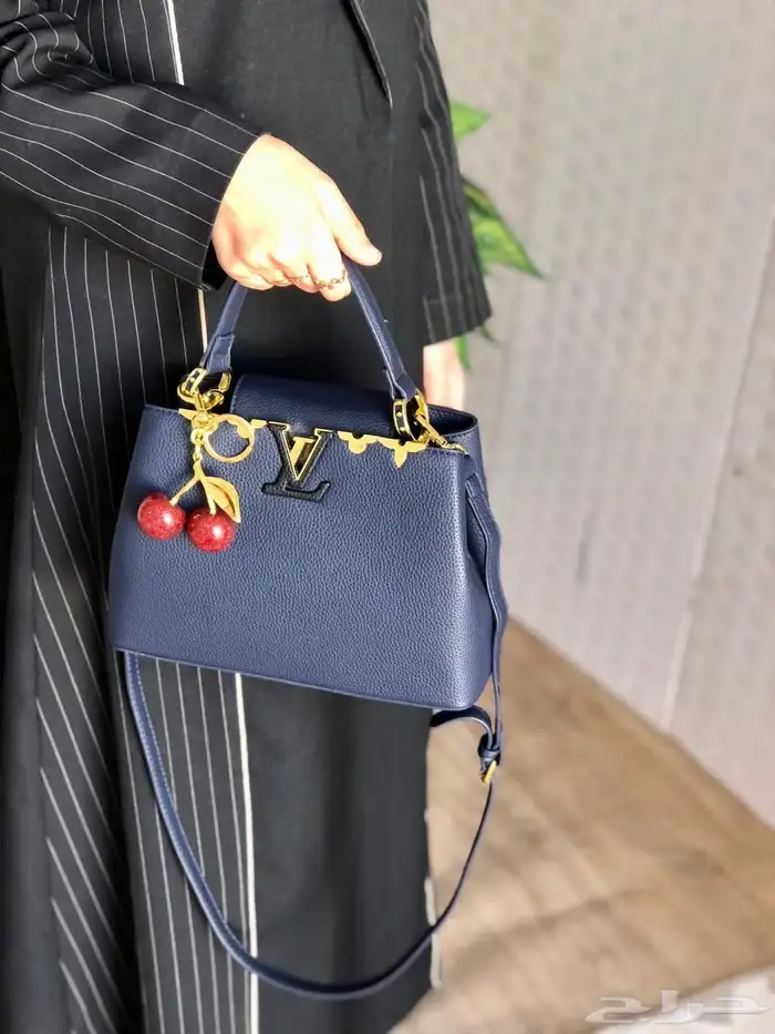 شنط درجه أولى وسكارف رجالي تنفع هداياأهدومن تحبون السعر170 13