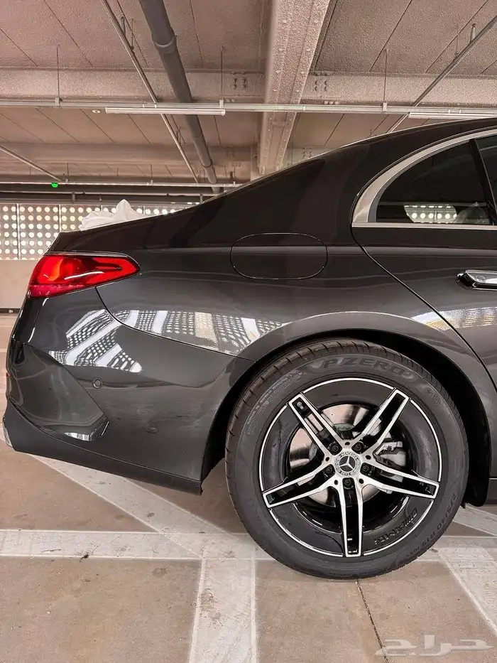 مرسدس E300 موديل 2026 بسعر مناسب 4