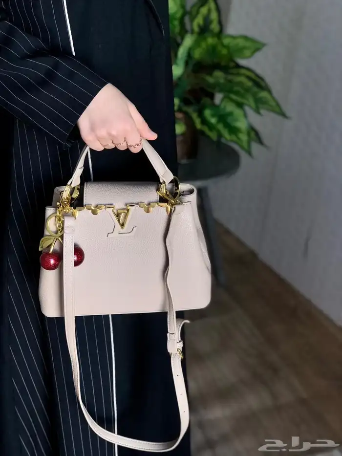 شنط درجه أولى وسكارف رجالي تنفع هداياأهدومن تحبون السعر170 25