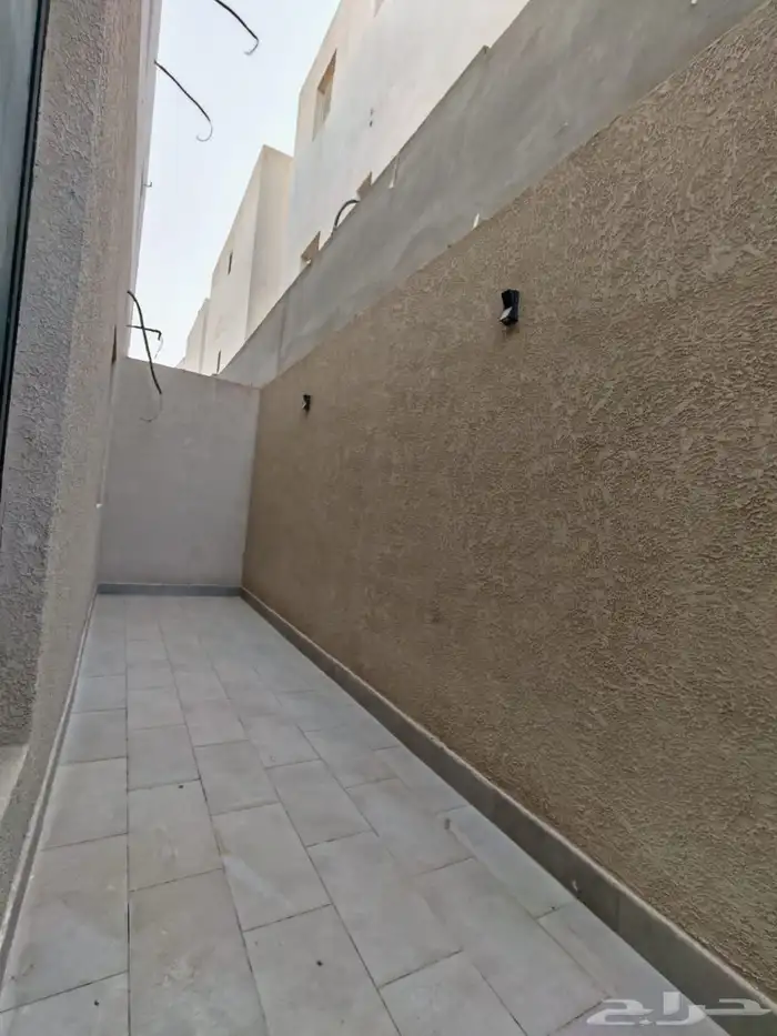 للبيع فيلا تاون هاوس ارضي وعلوي حي الرمال 12