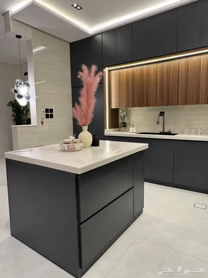 شقة تمليك فاخرة 3 غرف مؤثثة بحي الشوقية ب 520 الف 9