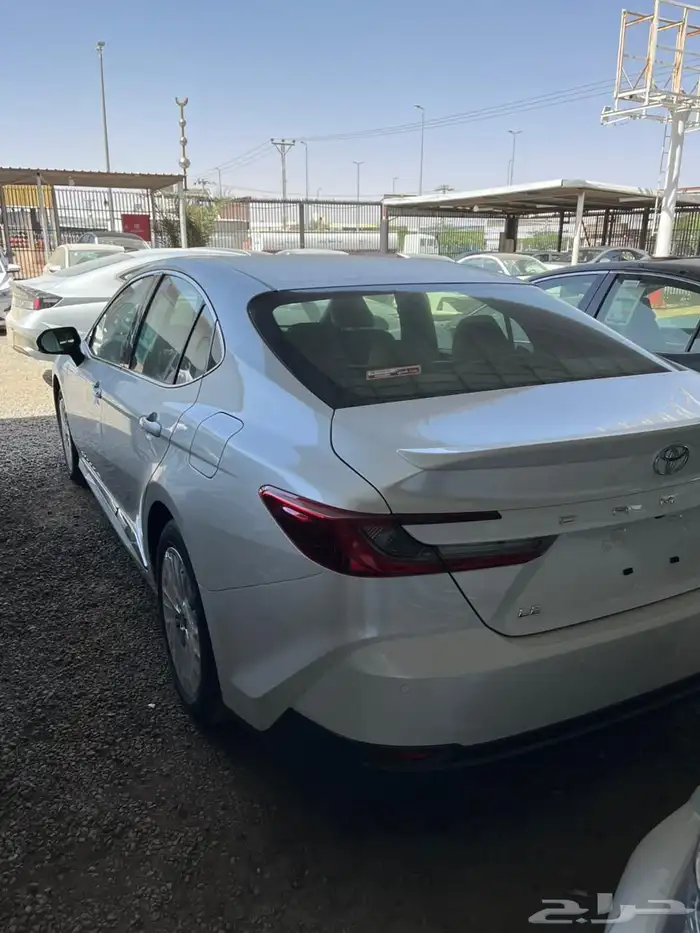 كامري LE نص فل 2025 3