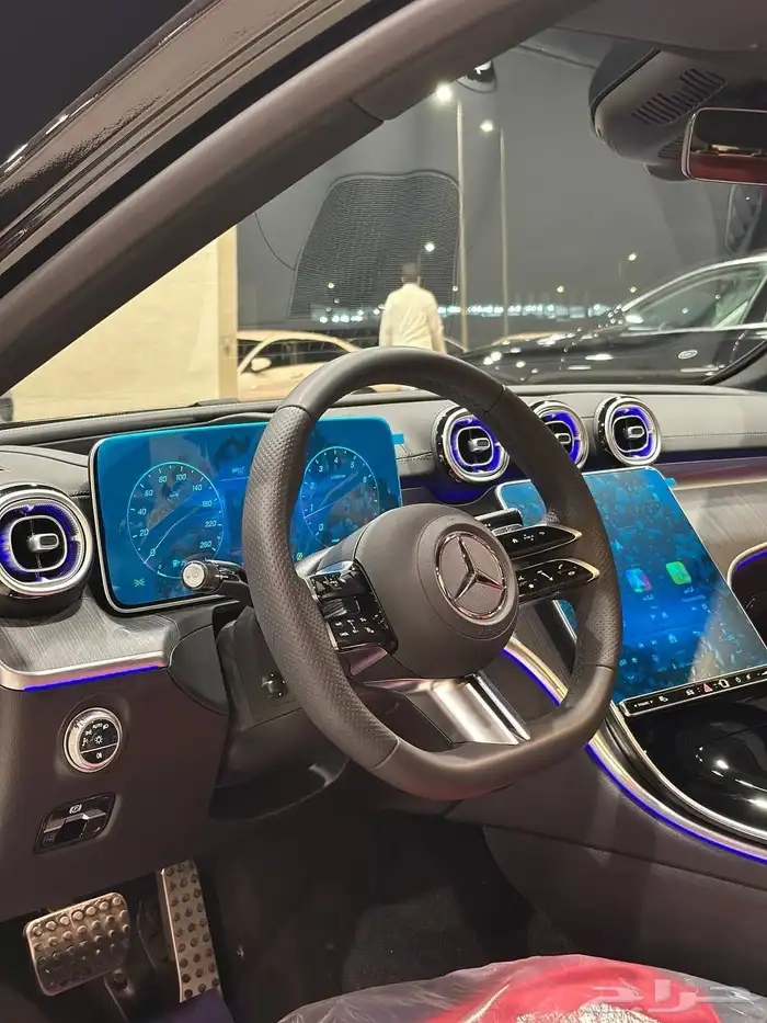 مرسيدس C200 2025 اصفار . رصد الفخامة 12