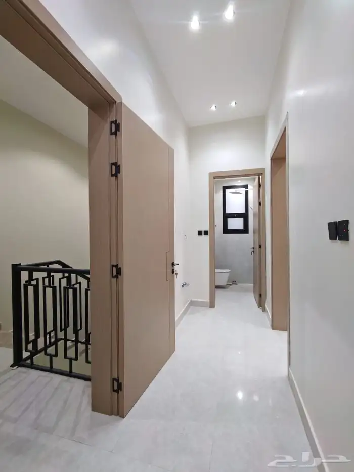 للبيع فيلا تاون هاوس ارضي وعلوي حي الرمال 5