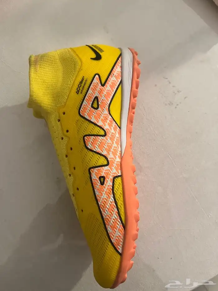 جزمة كورة للبيع 1