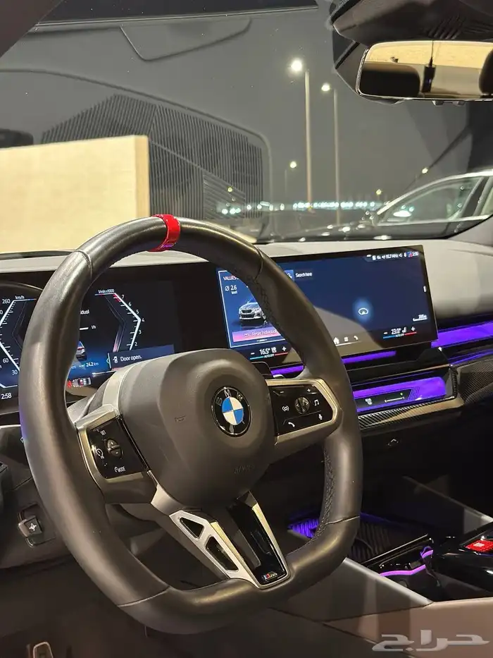 بي ام دبليو 520i 2025 kit M بلاك ادشن . رصد الفخامة 15