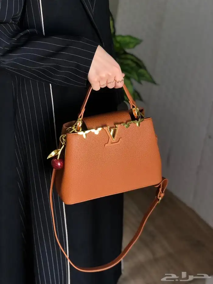 شنط درجه أولى وسكارف رجالي تنفع هداياأهدومن تحبون السعر170 16