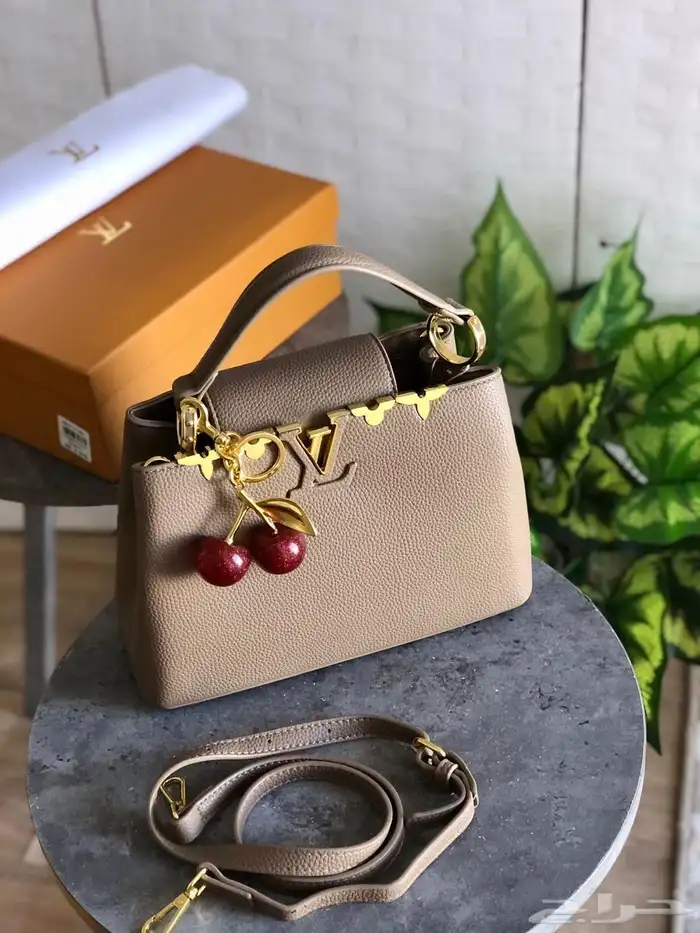 شنط درجه أولى وسكارف رجالي تنفع هداياأهدومن تحبون السعر170 17