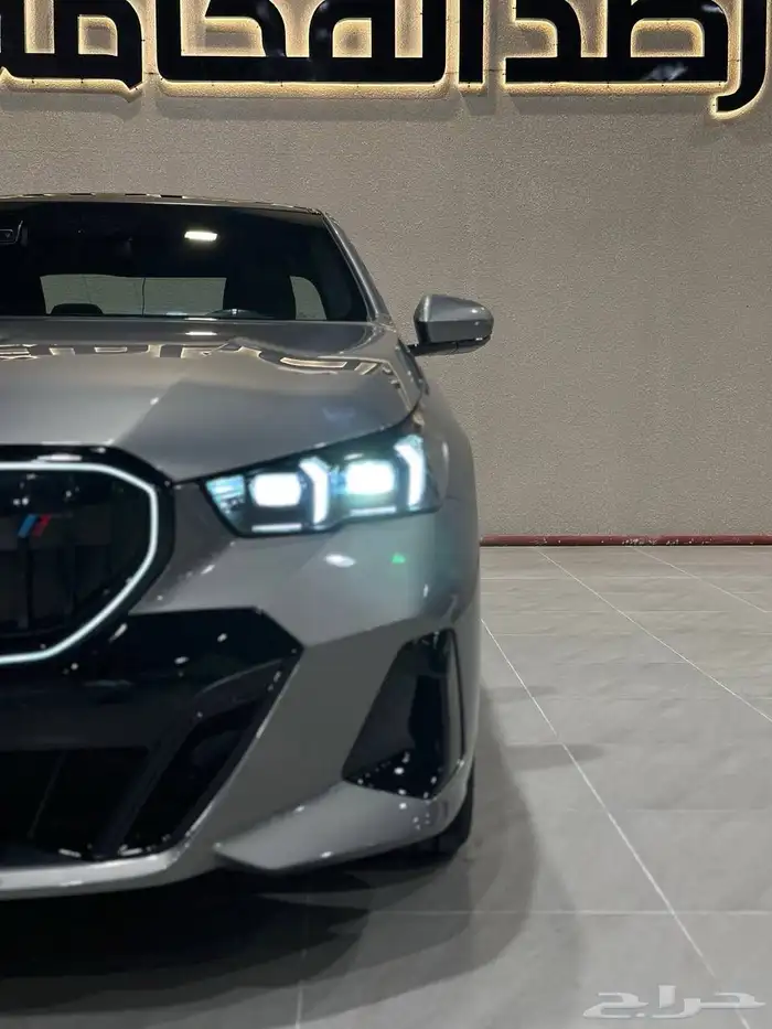 بي ام دبليو 520i 2025 kit M بلاك ادشن . رصد الفخامة 2