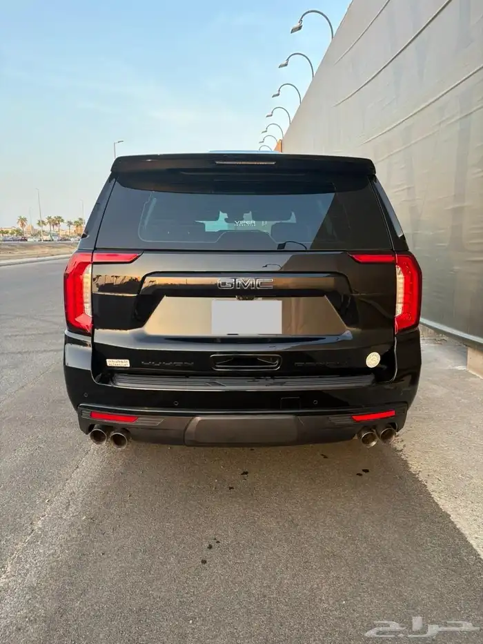 جي ام سي يوكن دينالي بلاك ادشن 2023 3