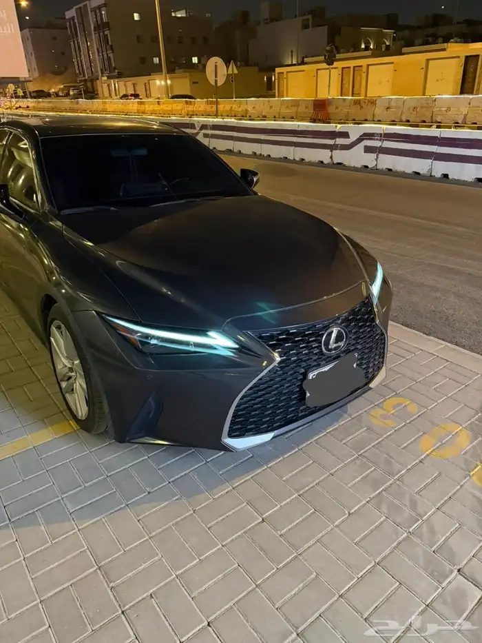 لكزس IS300 موديل 2024 1