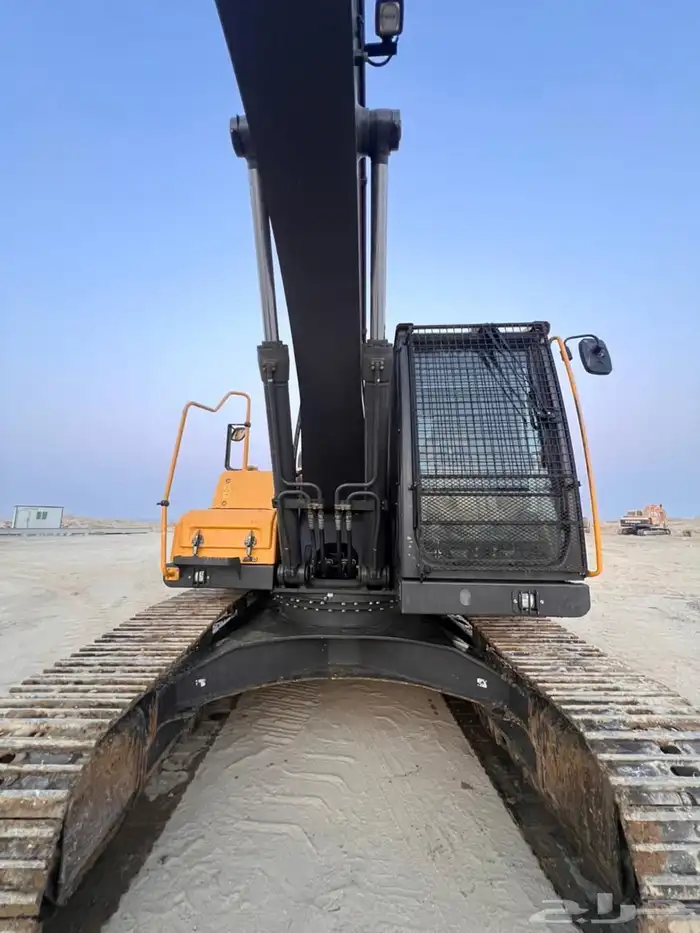 للبيع 2 بوكلينات فولفو 2023 وارد الفطيم (سعودي) 12