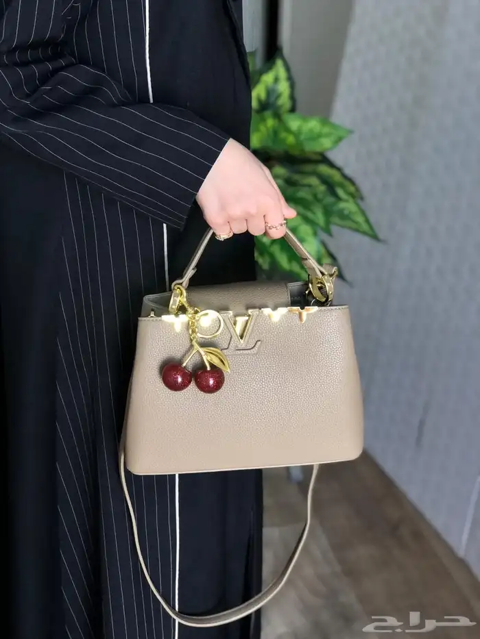 شنط درجه أولى وسكارف رجالي تنفع هداياأهدومن تحبون السعر170 19