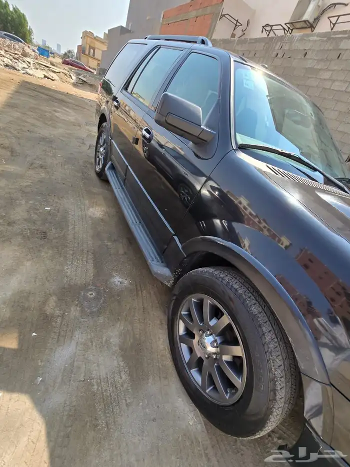 فور اكسبديشن ممشى 296 الموديل 2012 القير والمكينه ممتازه 7