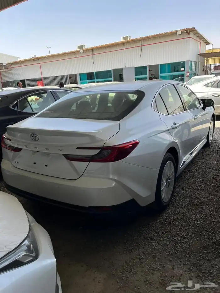 كامري LE نص فل 2025 2