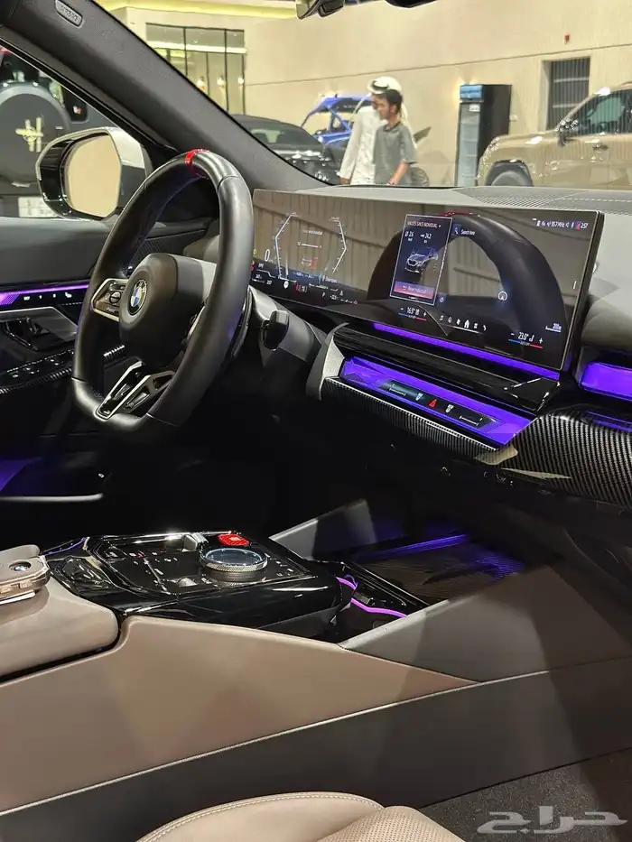 بي ام دبليو 520i 2025 kit M بلاك ادشن . رصد الفخامة 16