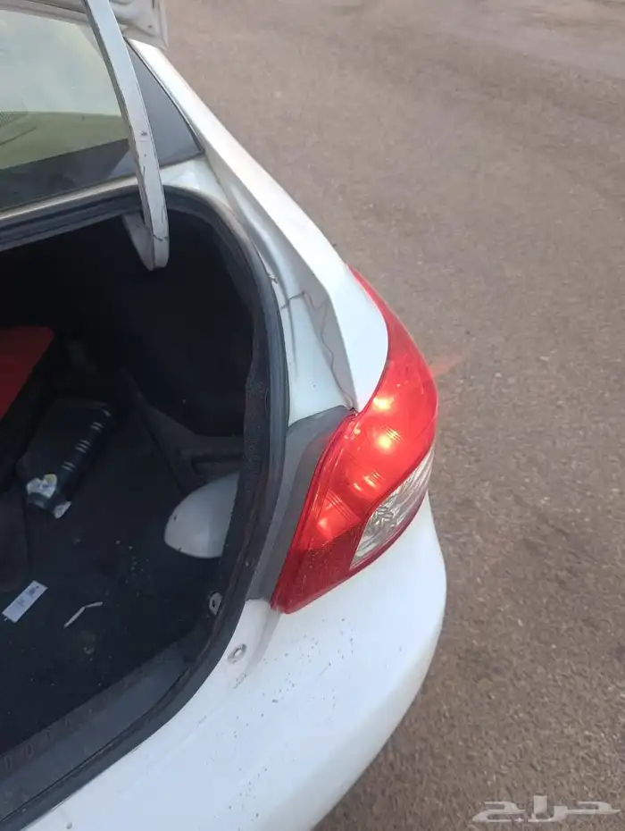 السلام عليكم ورحمه الله للبيع يارس 2013 جير اتوماتيك 8