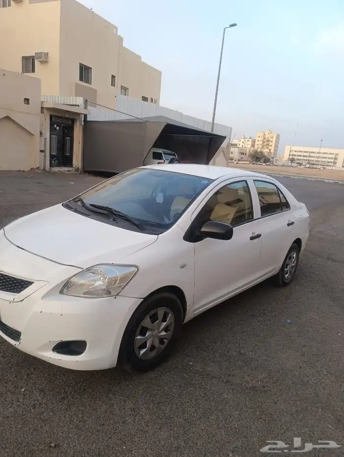 السلام عليكم ورحمه الله للبيع يارس 2013 جير اتوماتيك 0