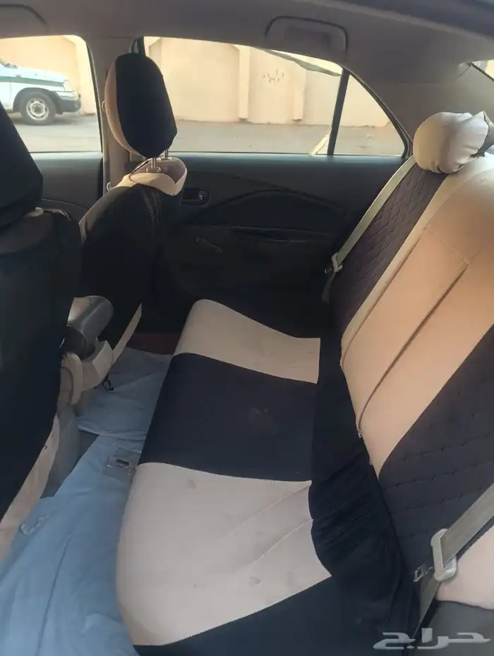 السلام عليكم ورحمه الله للبيع يارس 2013 جير اتوماتيك 3