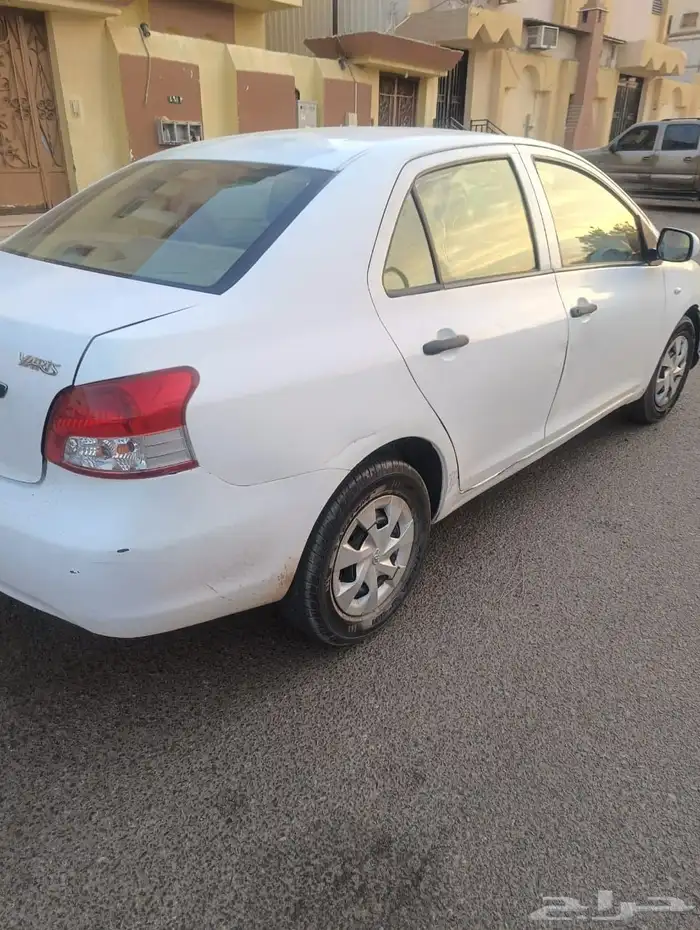 السلام عليكم ورحمه الله للبيع يارس 2013 جير اتوماتيك 1