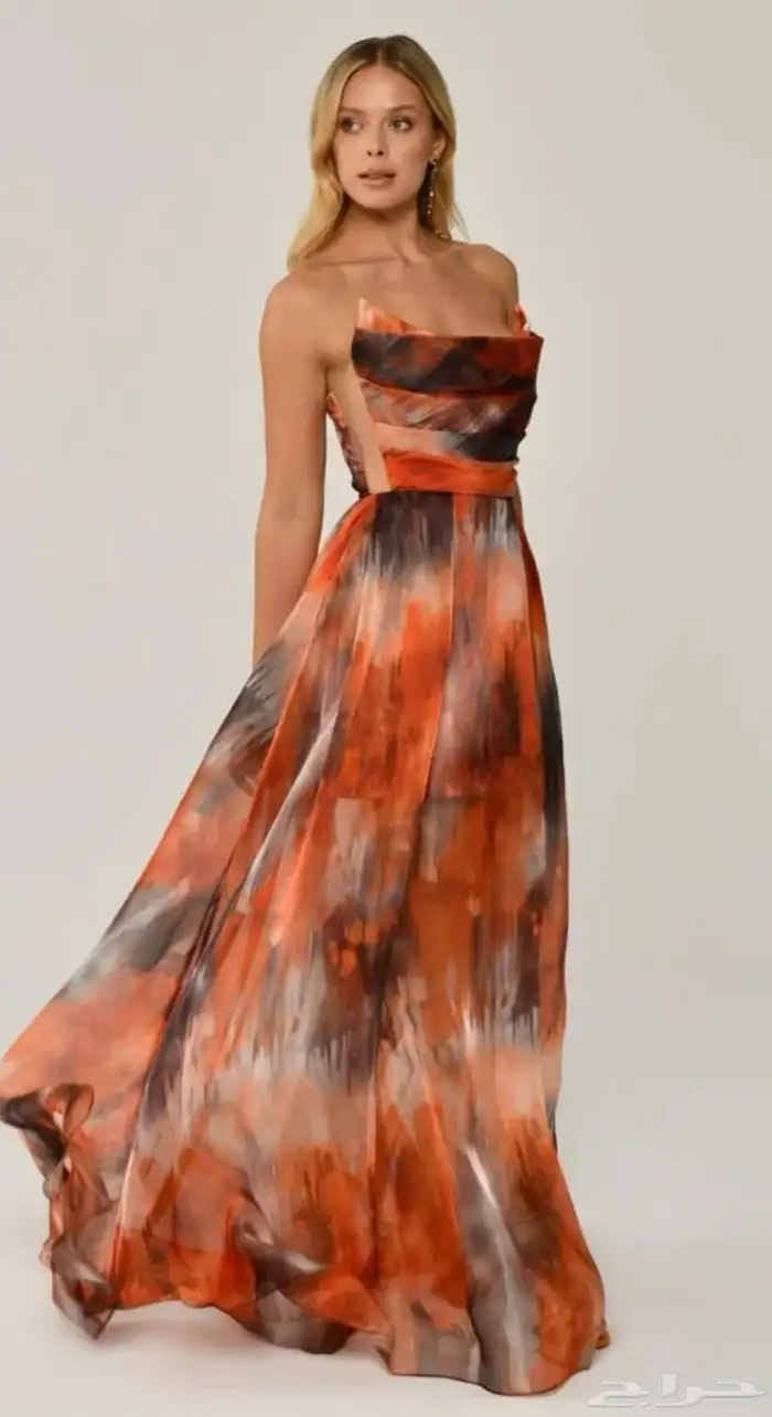 فستان سهرة فاخر للبيع مع الفاتورة الأصلية 2