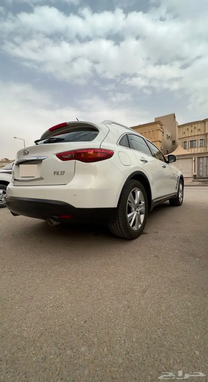 انفينتي fx37 2013 1