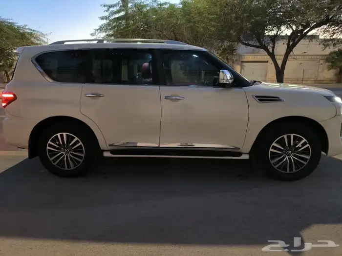 للبيع باترول بلاتينيوم 2010 معدل 2021 9