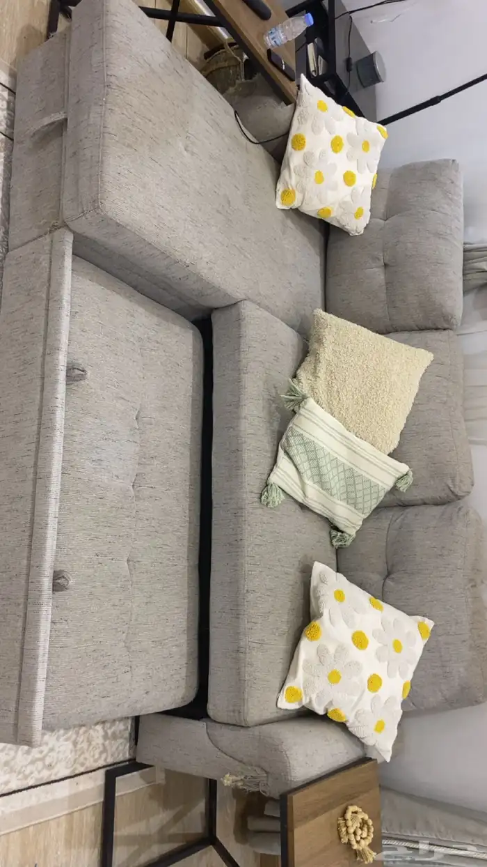 كنب ثلاثي يتحول سرير 1