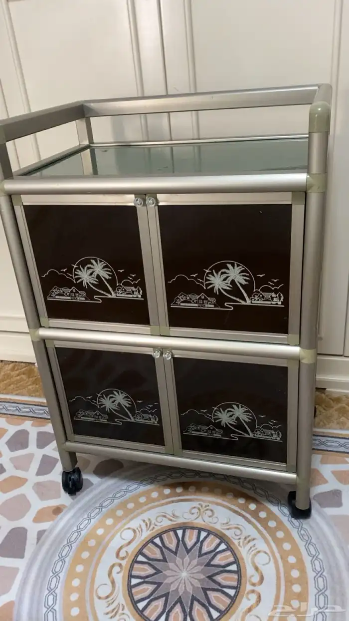 للبيع دولاب ألمنيوم ينفع لغرف الأطفال او المطبخ 0